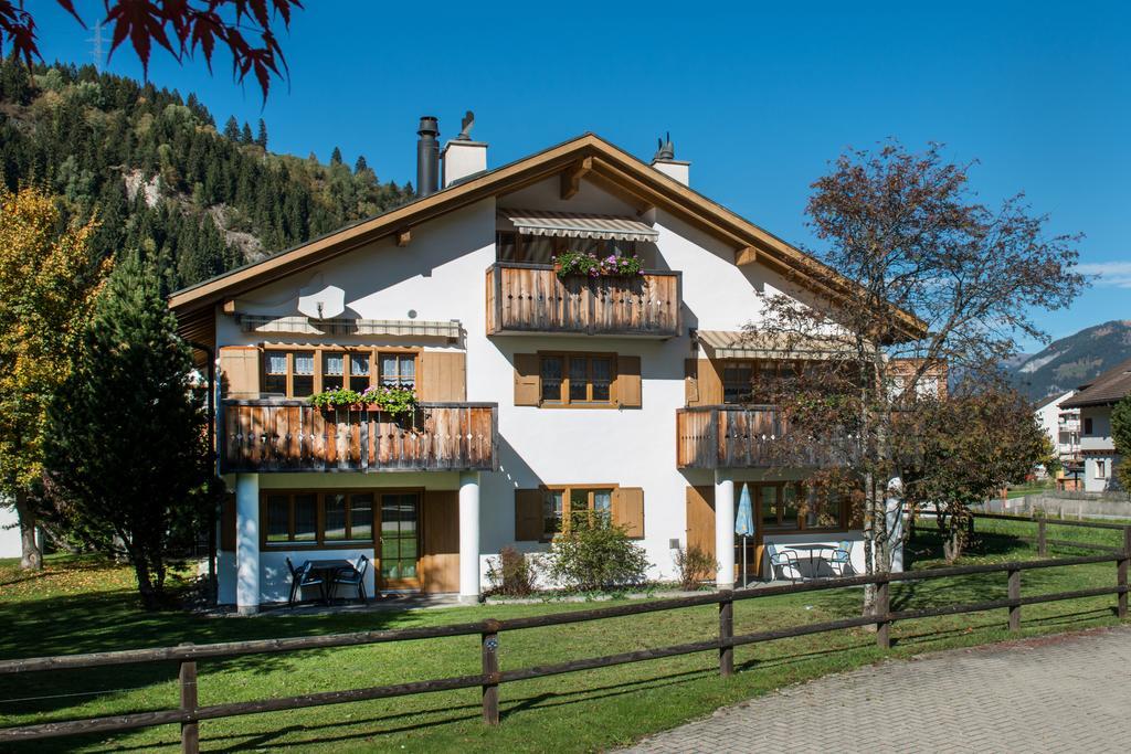 Ferienwohnungen Muntschi Андер Экстерьер фото